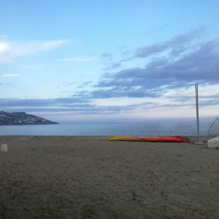 Con Spiaggia Privata *